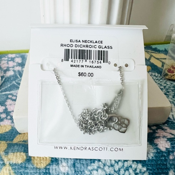 Kendra Scott Elisa Dichroic Glass pendant necklace in silver color - Picture 6 of 6